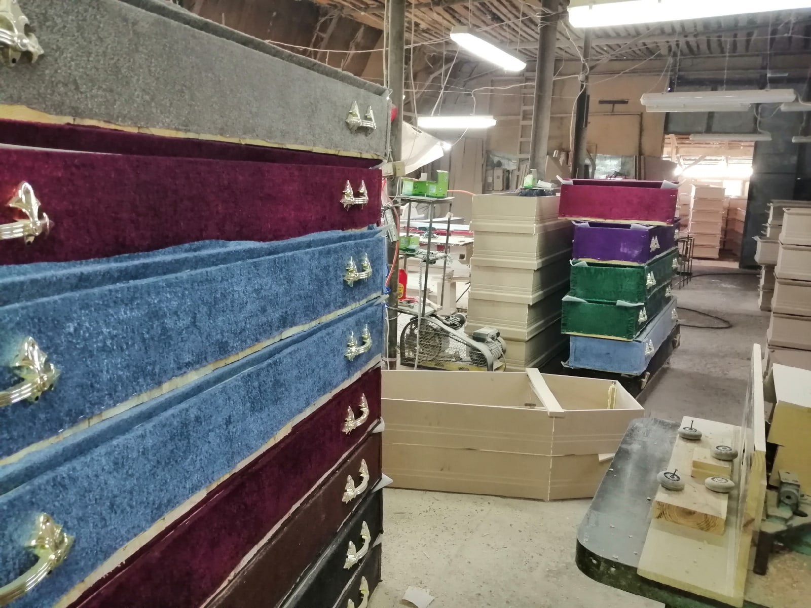 фото с производства гробов беларусь